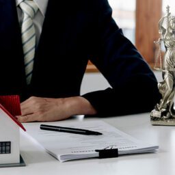 choosing-the-right-estate-planning-lawyer-for-your-needs